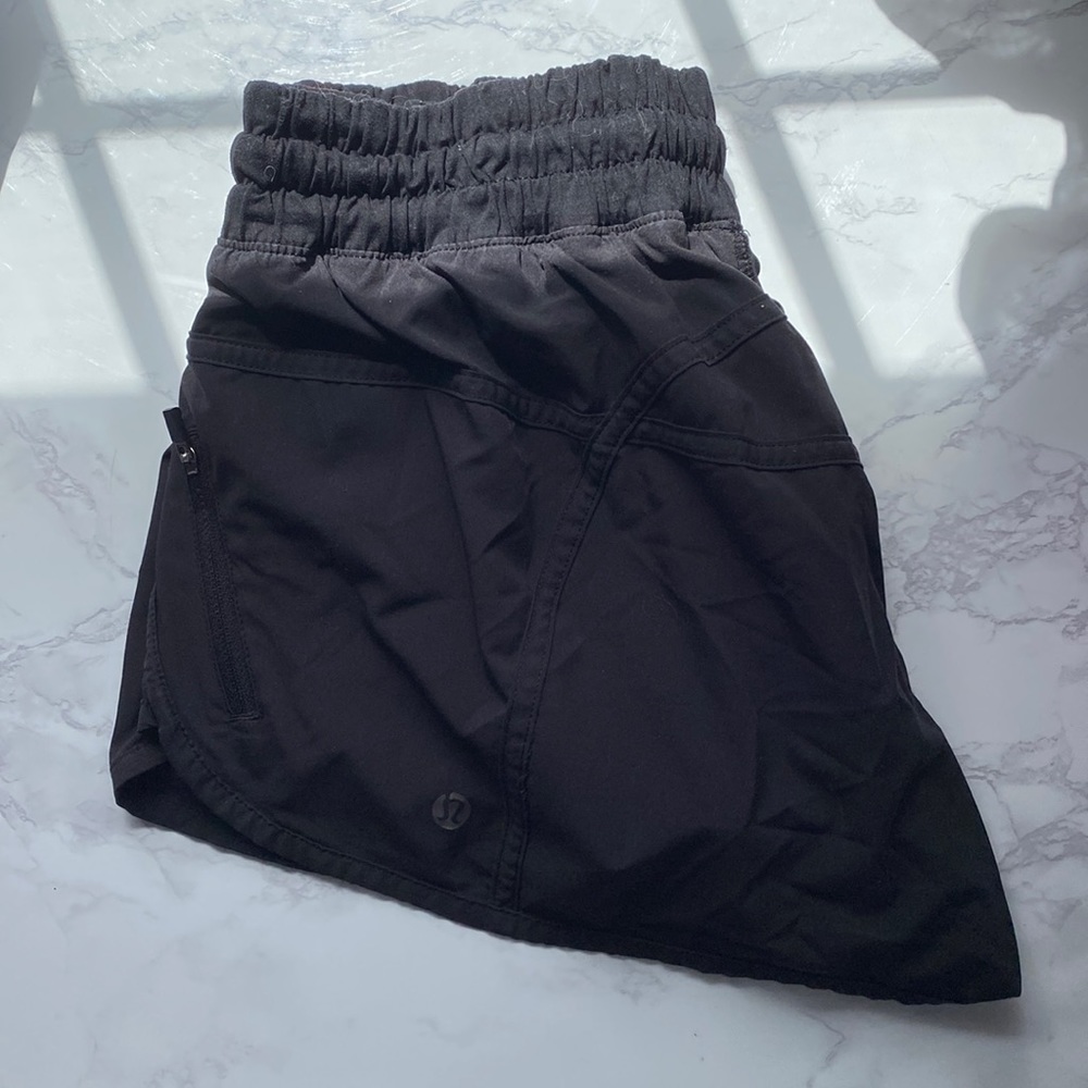 Lululemon tracker shorts
